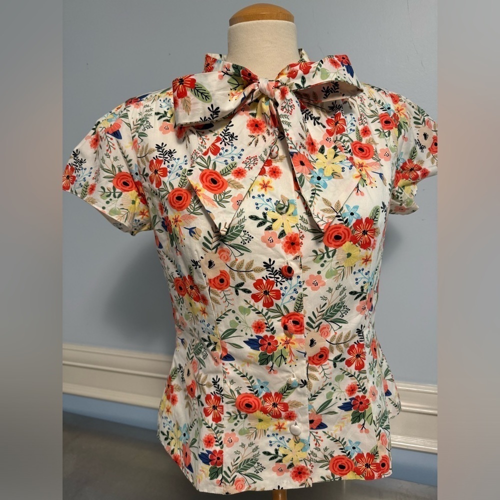 Magnolia Park - lined short sleeve bright floral jacket blouse